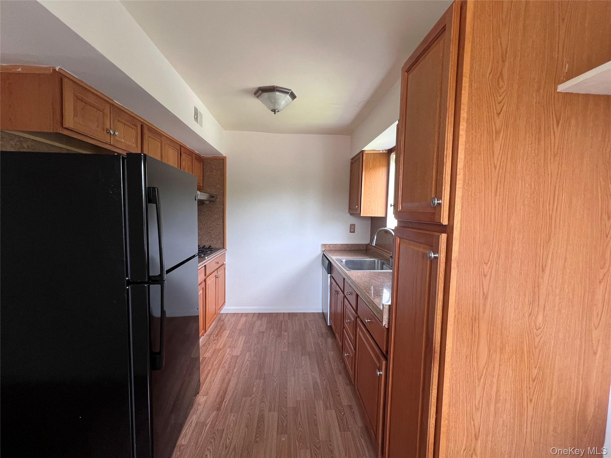 26 Cooper Drive, Unit 403 photo 4