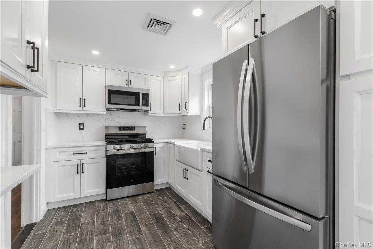 85 Franklin Avenue, Unit 2 photo 9