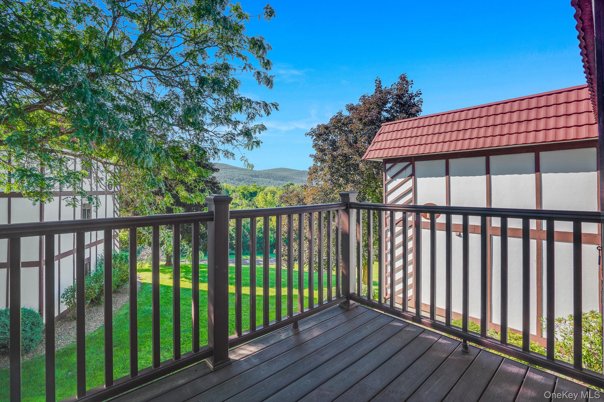 12 Skyline Drive, Unit 8 photo 22