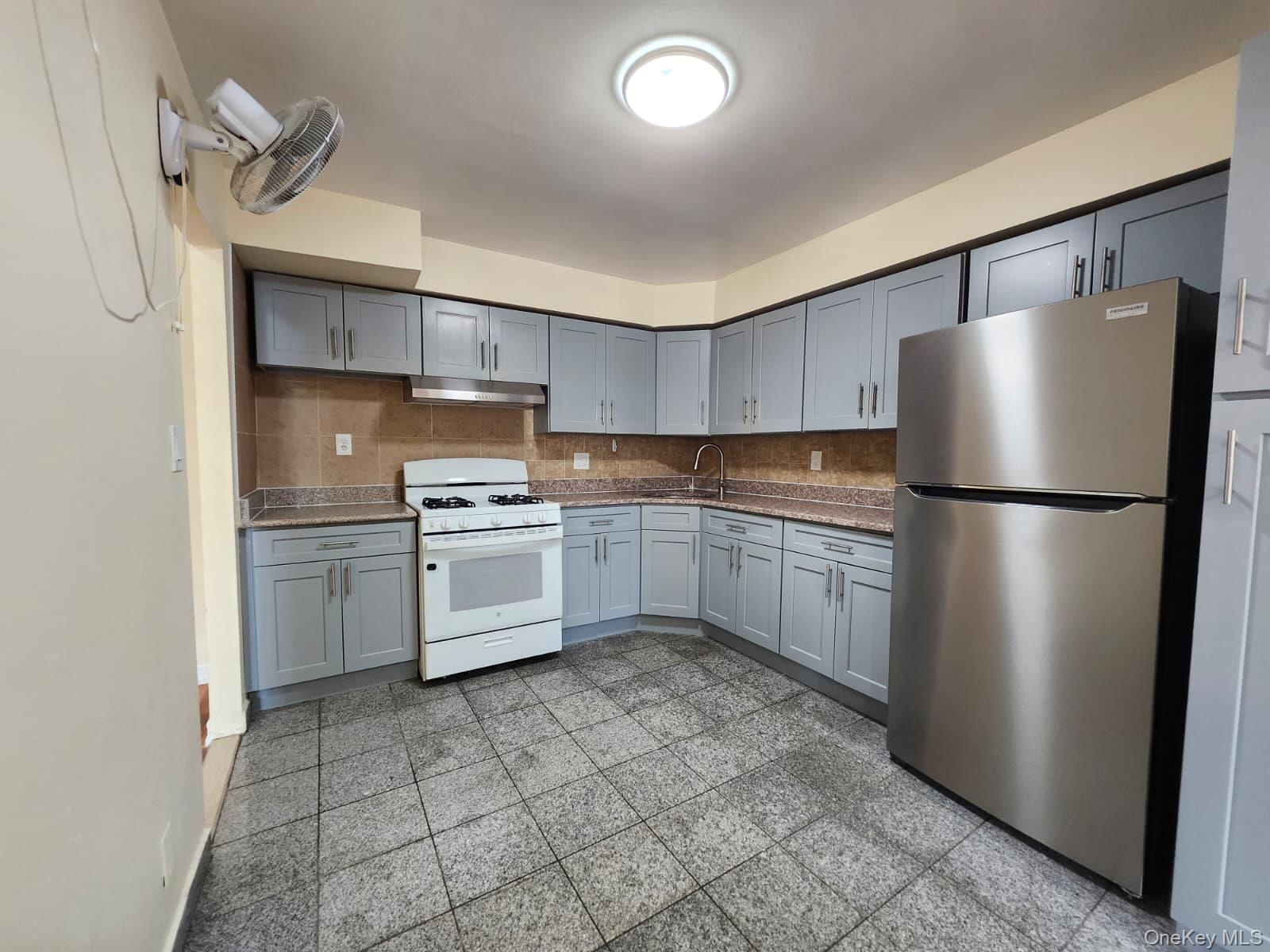 165-19 CHAPIN PKWY, Unit 3 photo 14
