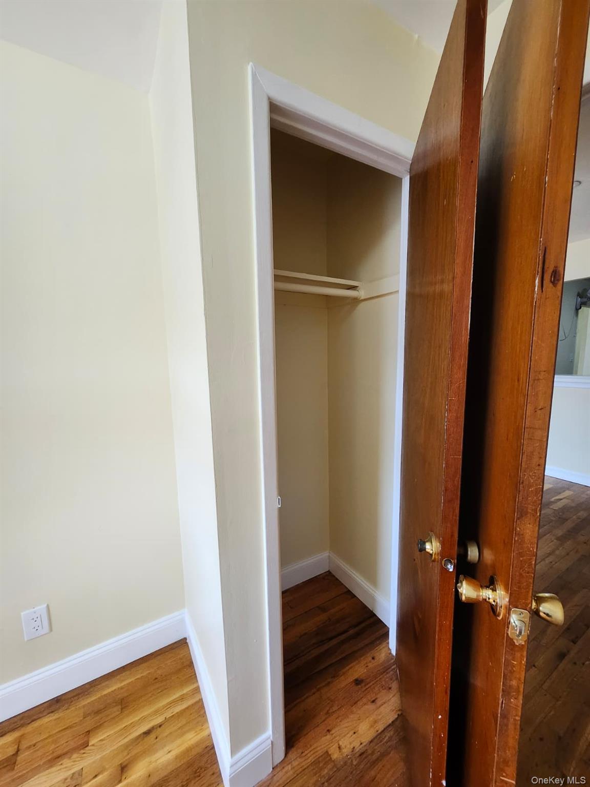 165-19 CHAPIN PKWY, Unit 3 photo 2