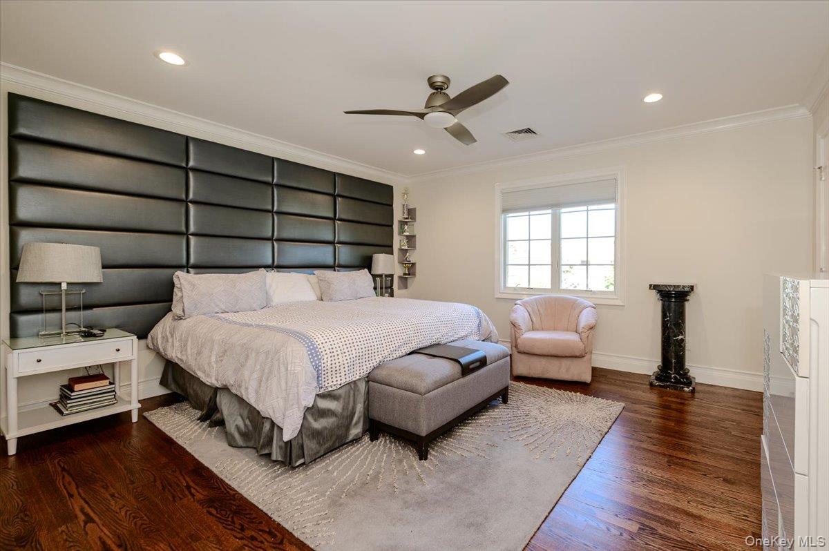 85 Suffolk Boulevard – For Sale photo 29