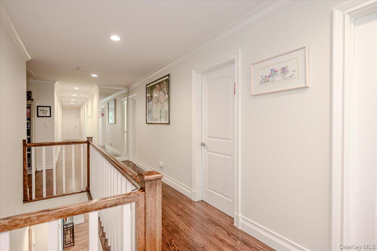 85 Suffolk Boulevard – For Sale photo 18
