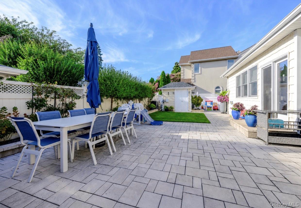 85 Suffolk Boulevard – For Sale photo 45