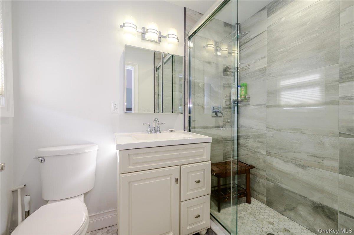 85 Suffolk Boulevard – For Sale photo 23