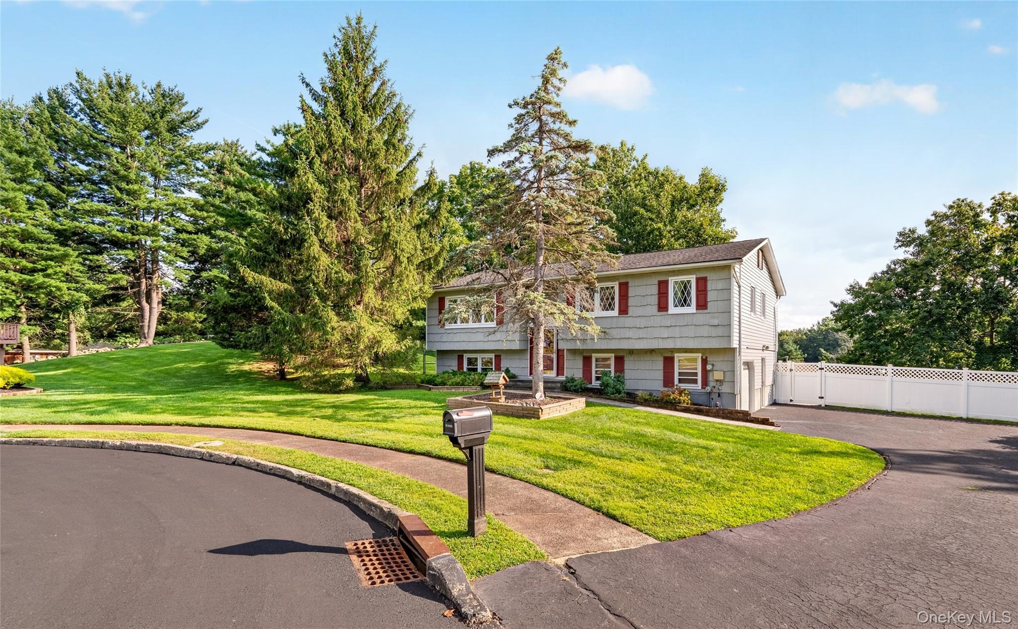 1 Ann Avenue – For Sale photo 2