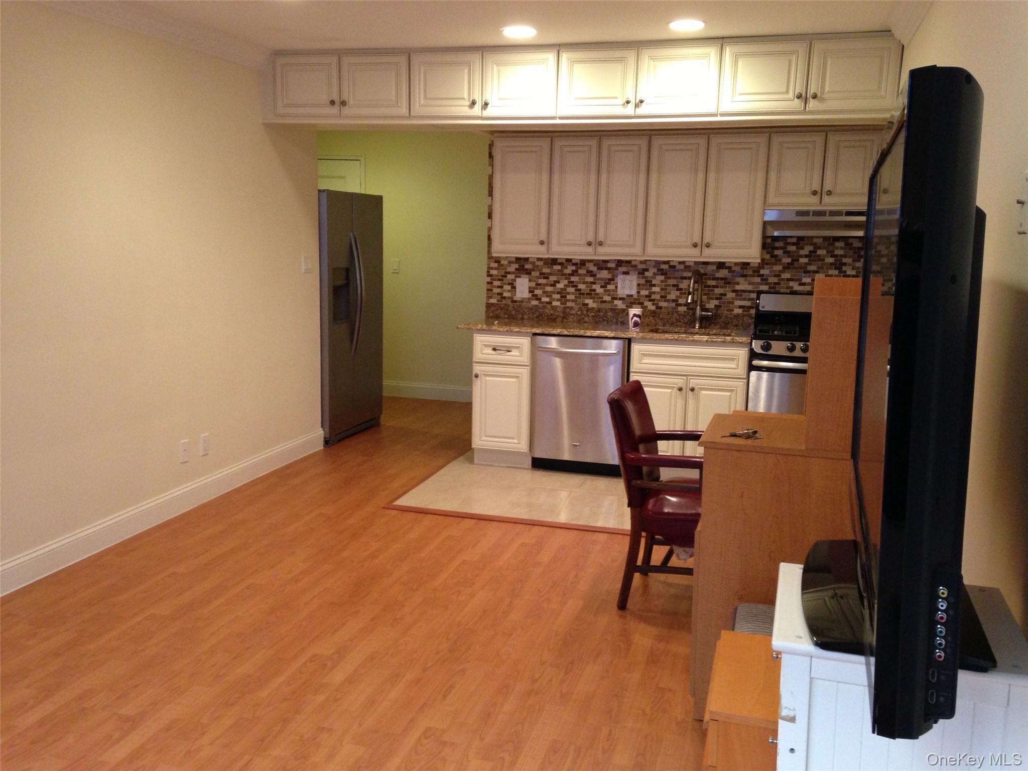 15 Canterbury, Unit C-13 photo 7