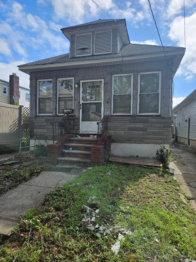 2547 123rd Street – For Sale