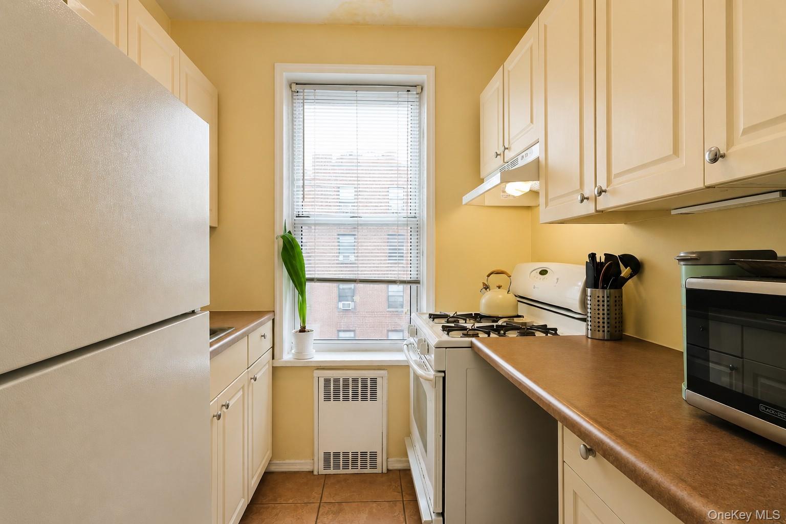99-15 66 Avenue, Unit 5A photo 12