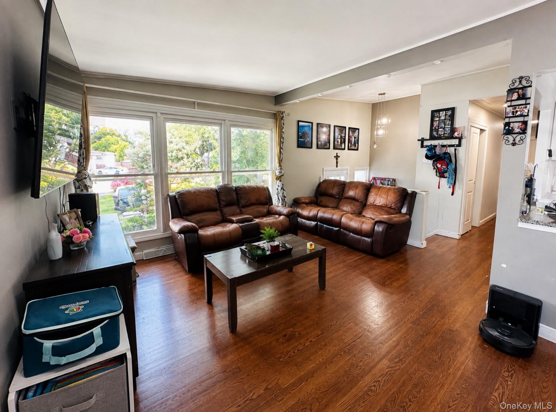 16 Exeter Road – For Sale photo 4