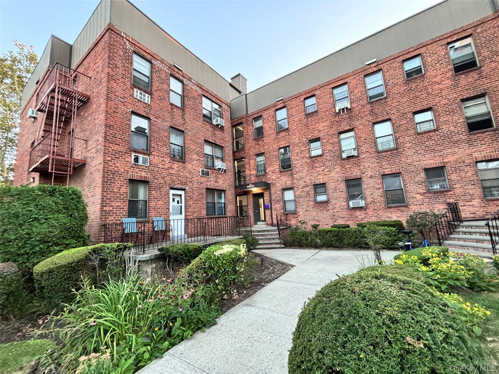 215-27 48th Avenue, Unit 1B photo 3