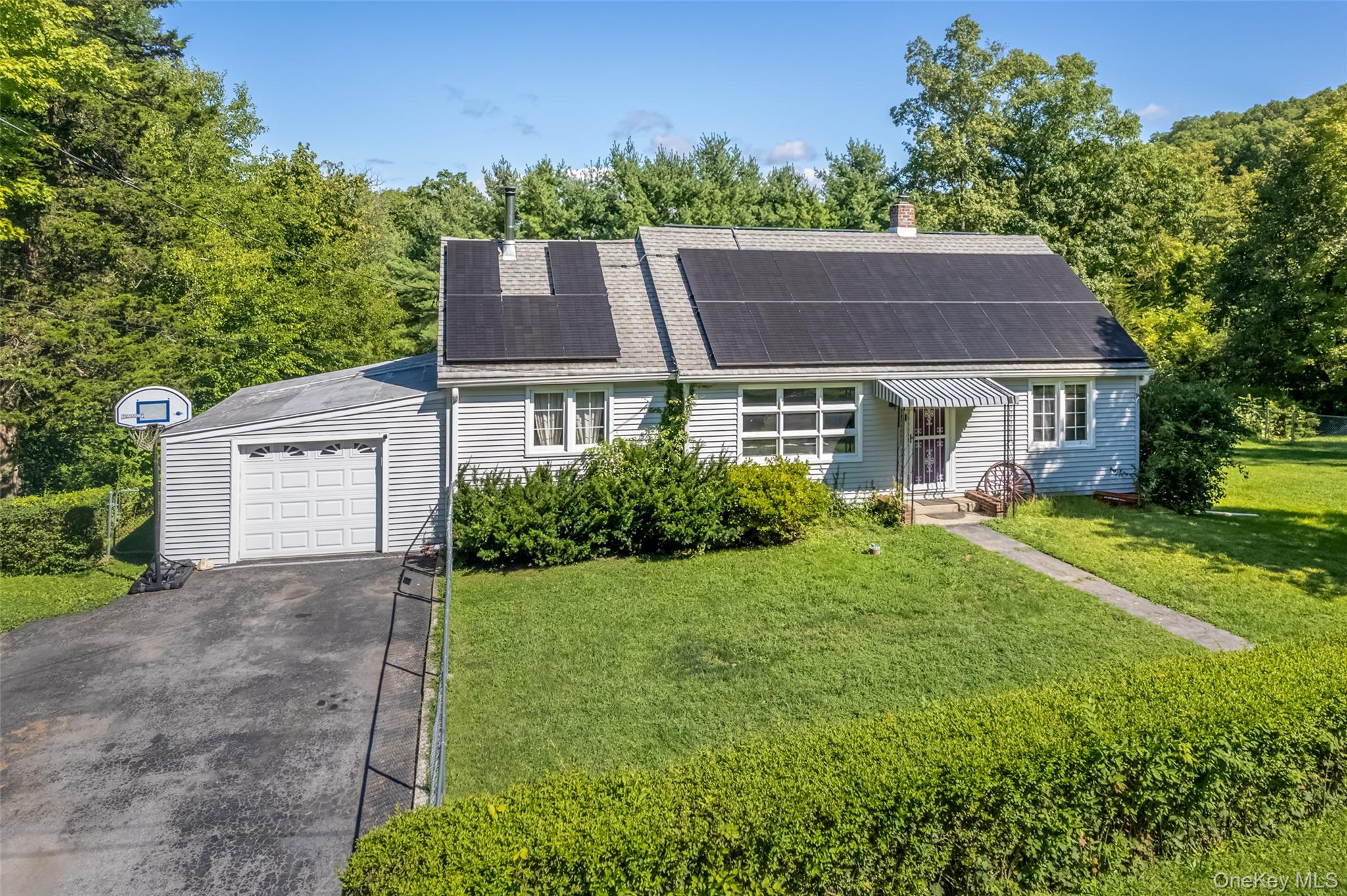 27 Old Mill Road – For Sale photo 3