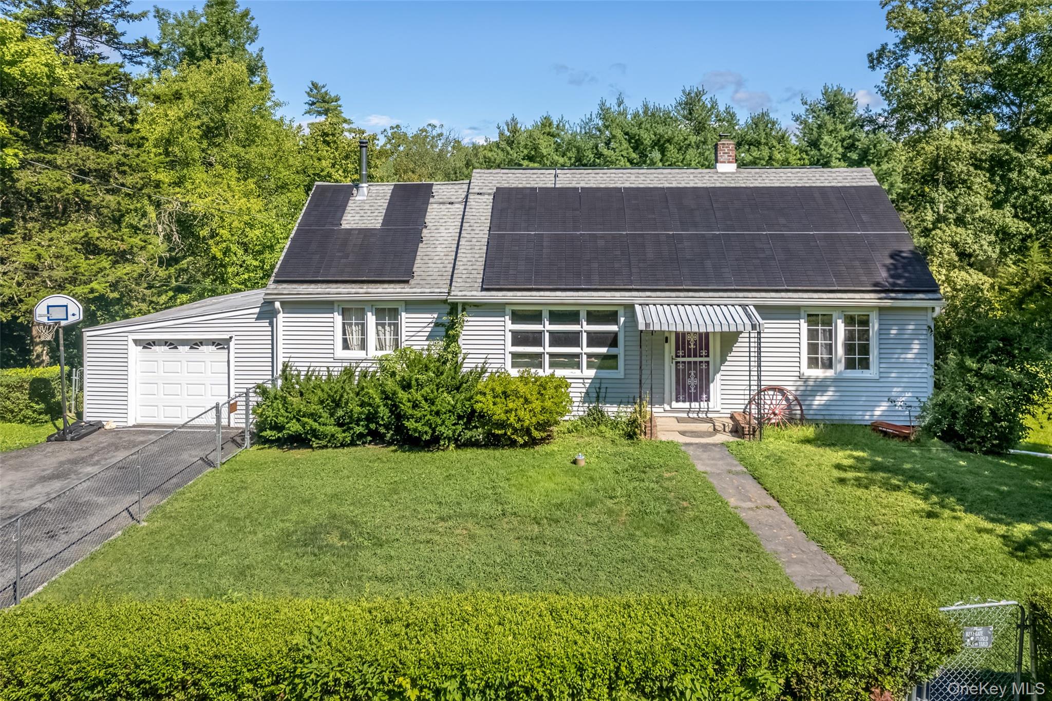 27 Old Mill Road – For Sale photo 2