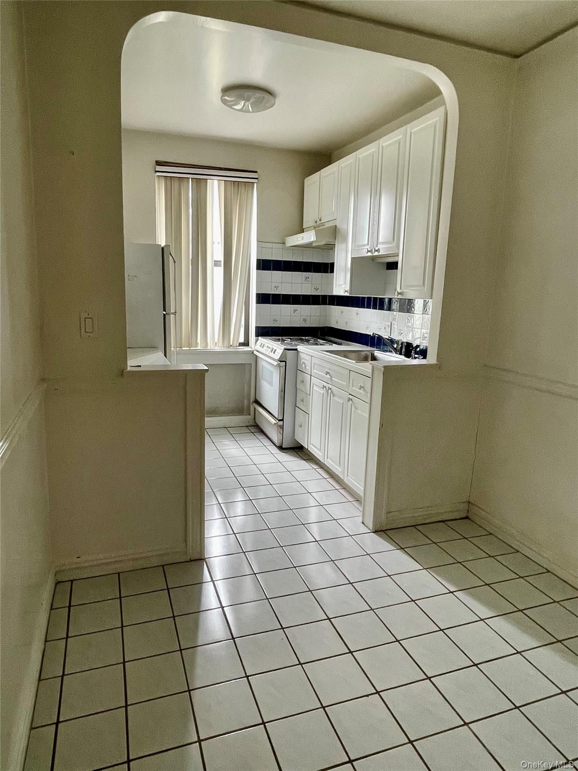 210 Martine Avenue, Unit 5D photo 9