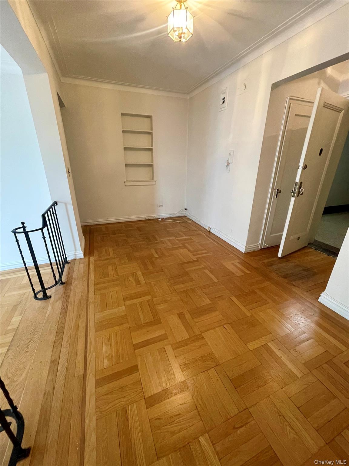 210 Martine Avenue, Unit 5D photo 3