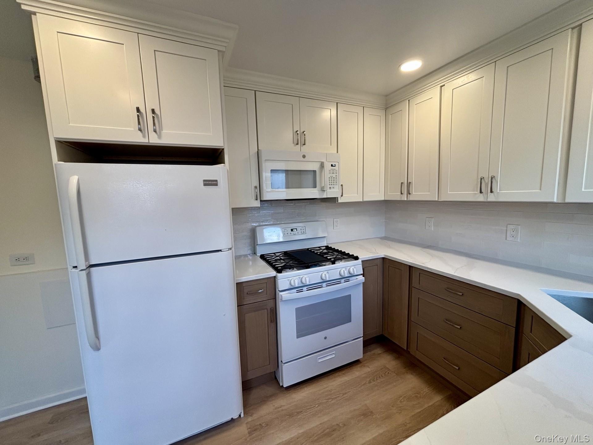 14 Lee Court, Unit 14 photo 2