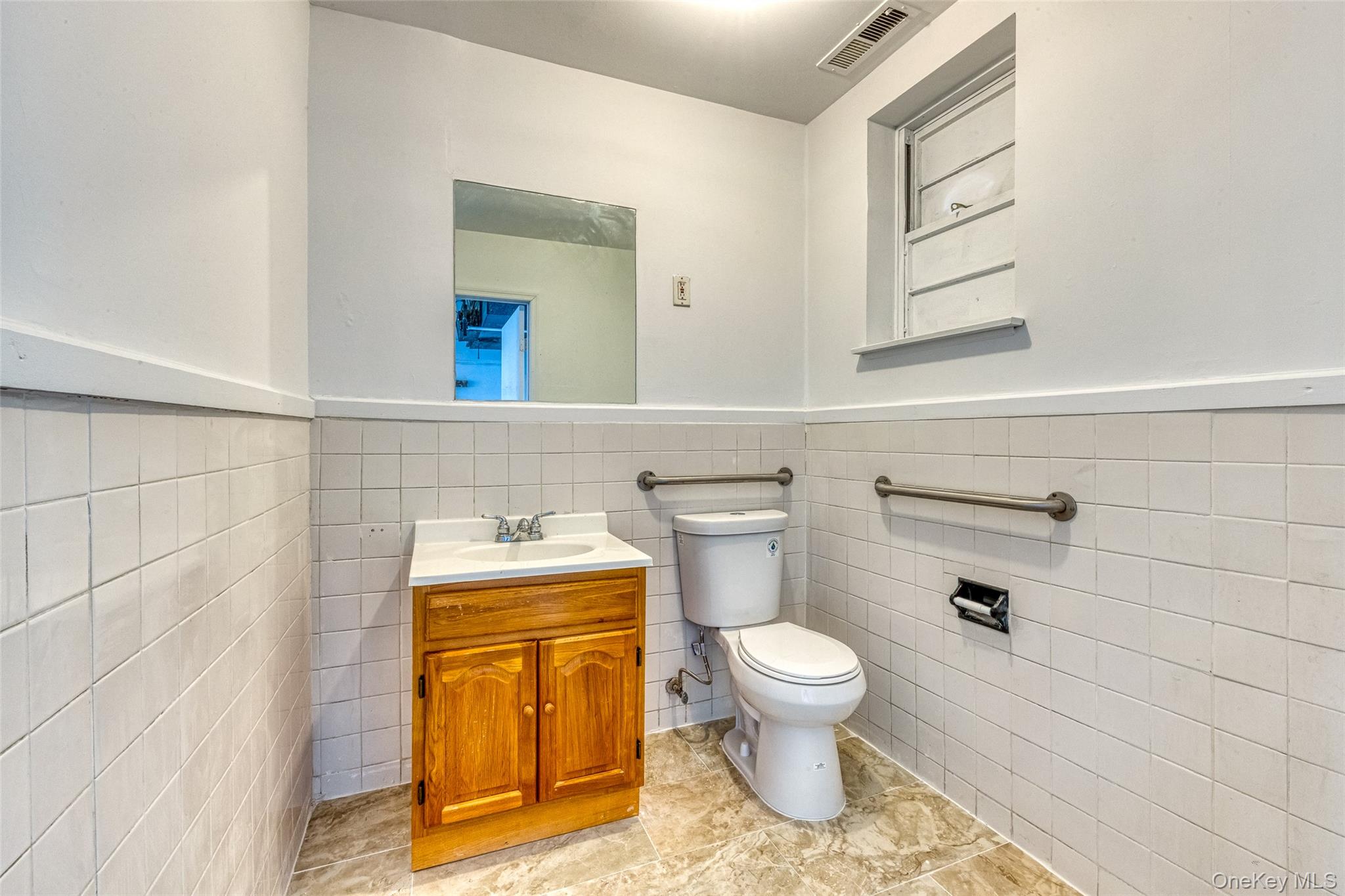 153 Woodbury Road – For Sale photo 3