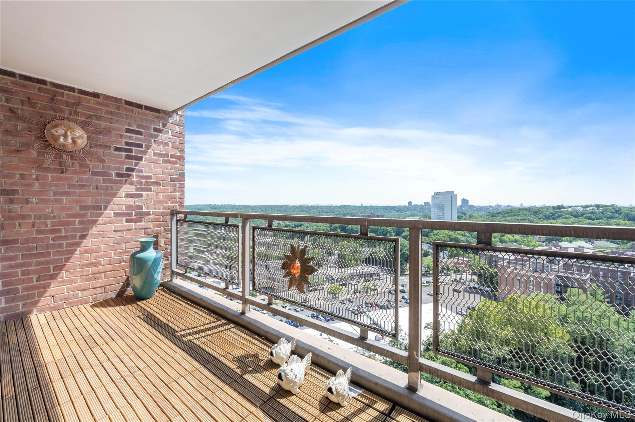 5700 Arlington Avenue, Unit 17D photo 10