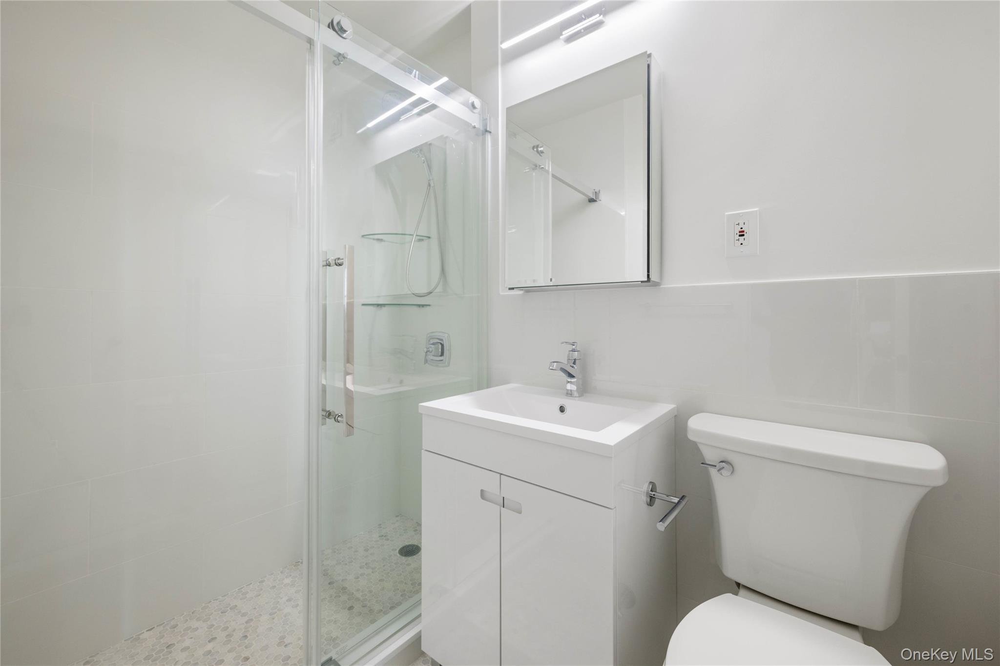 5700 Arlington Avenue, Unit 17D photo 8