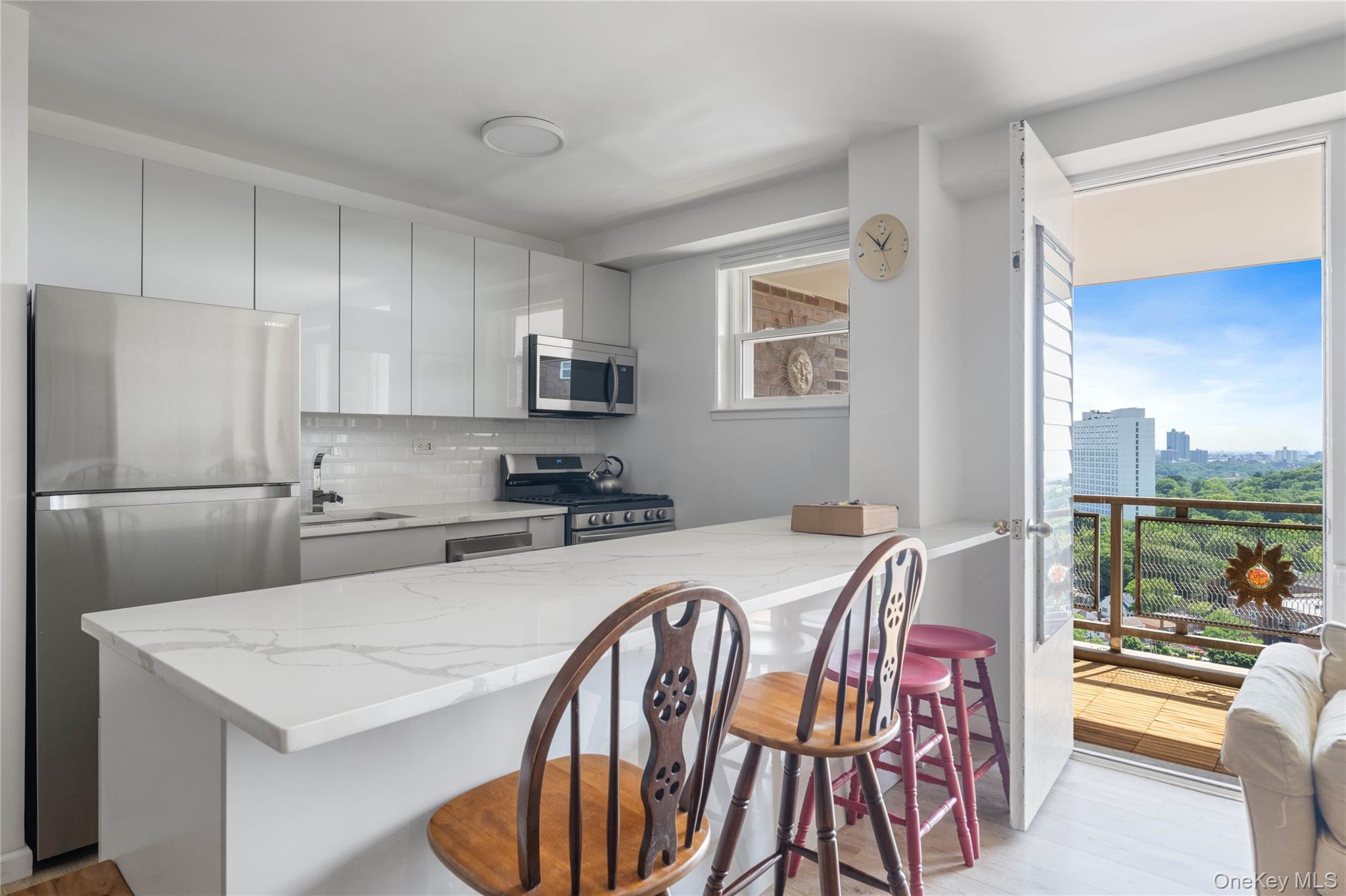 5700 Arlington Avenue, Unit 17D photo 3