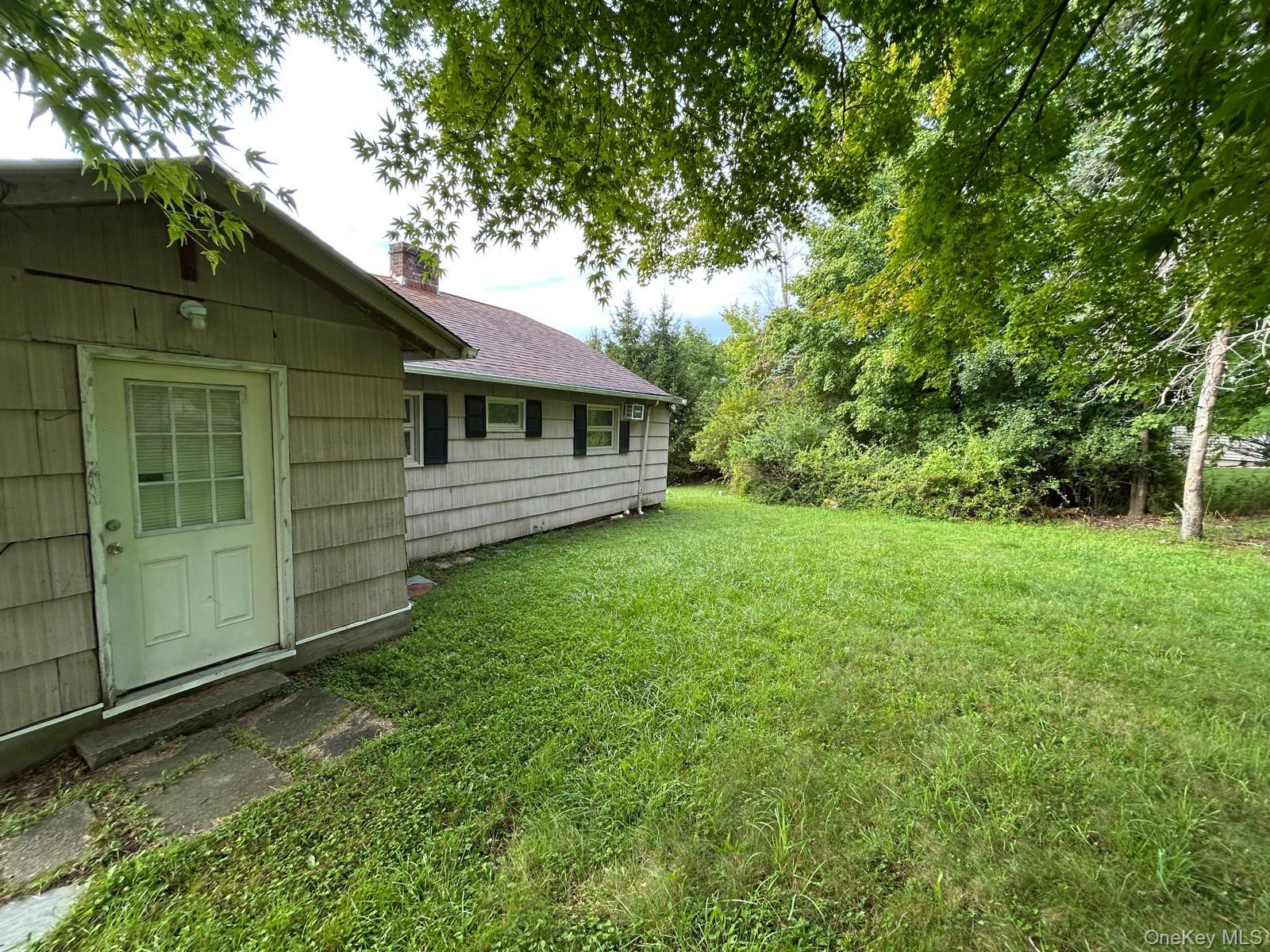 47 Lake Region Boulevard – For Sale photo 2