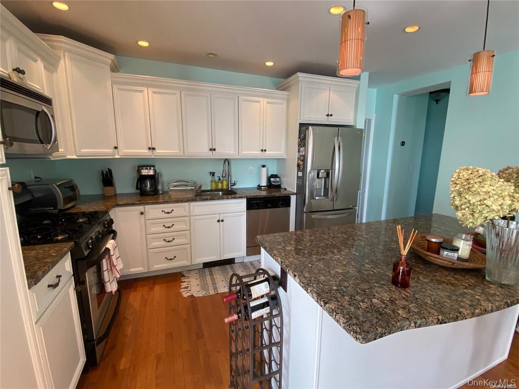 365 W Fulton Street, Unit Main photo 2