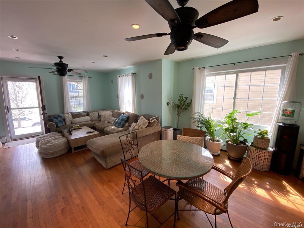 365 W Fulton Street, Unit Main photo 4