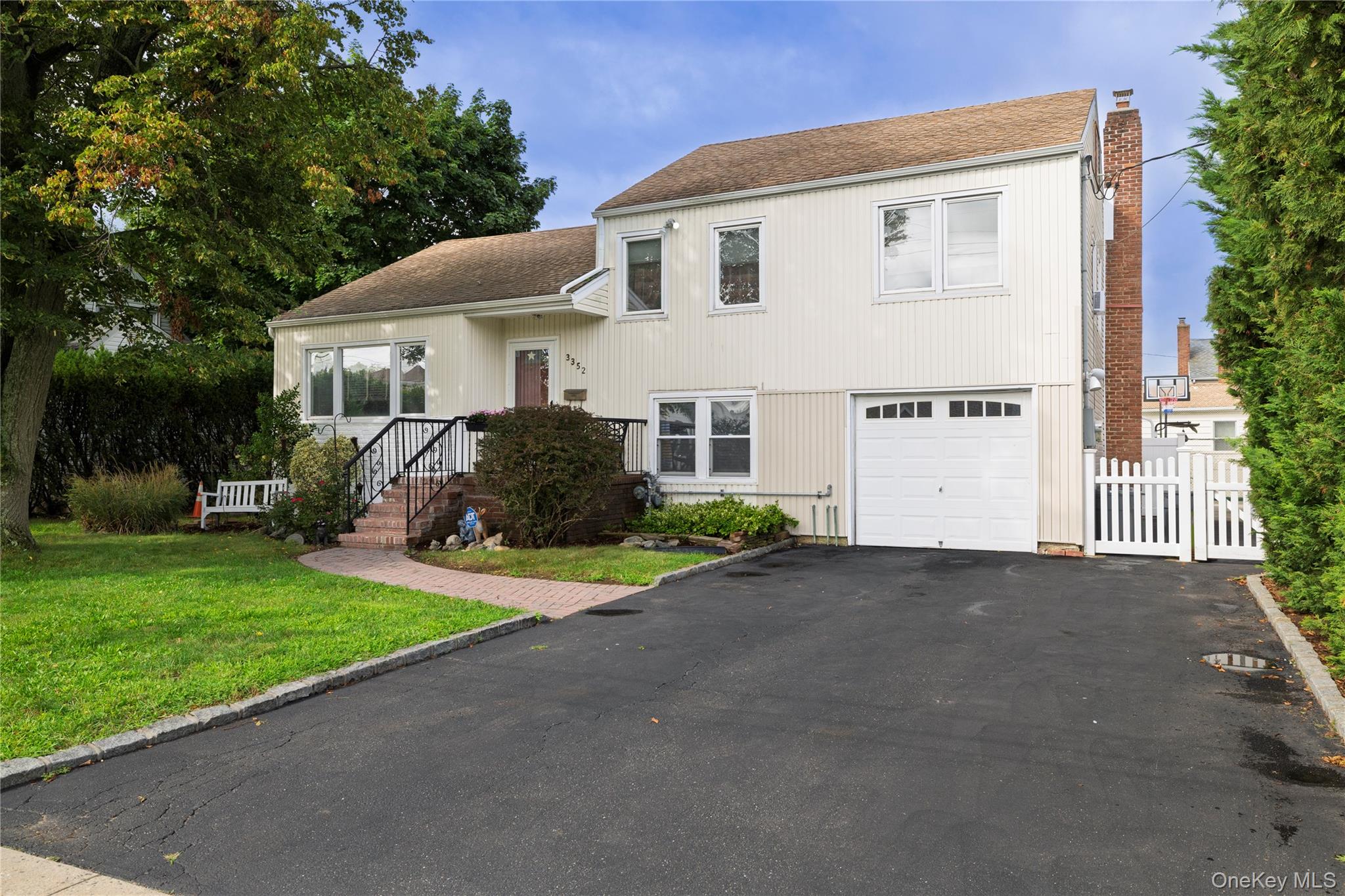 3352 4th Street – For Sale photo 3