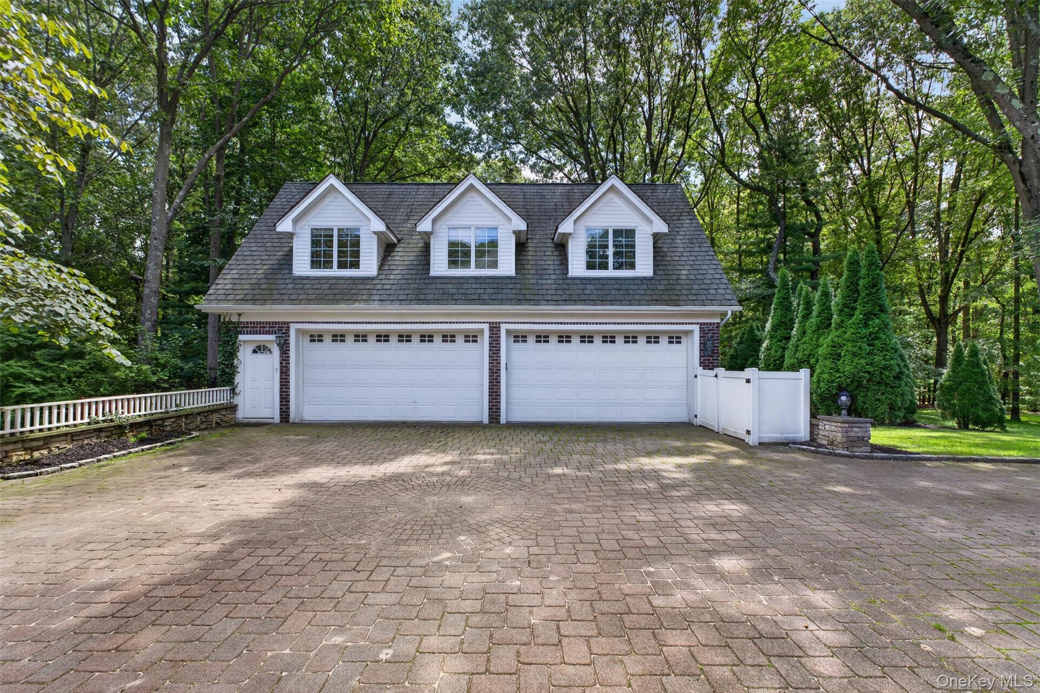 11 Danton Lane N – For Sale photo 10