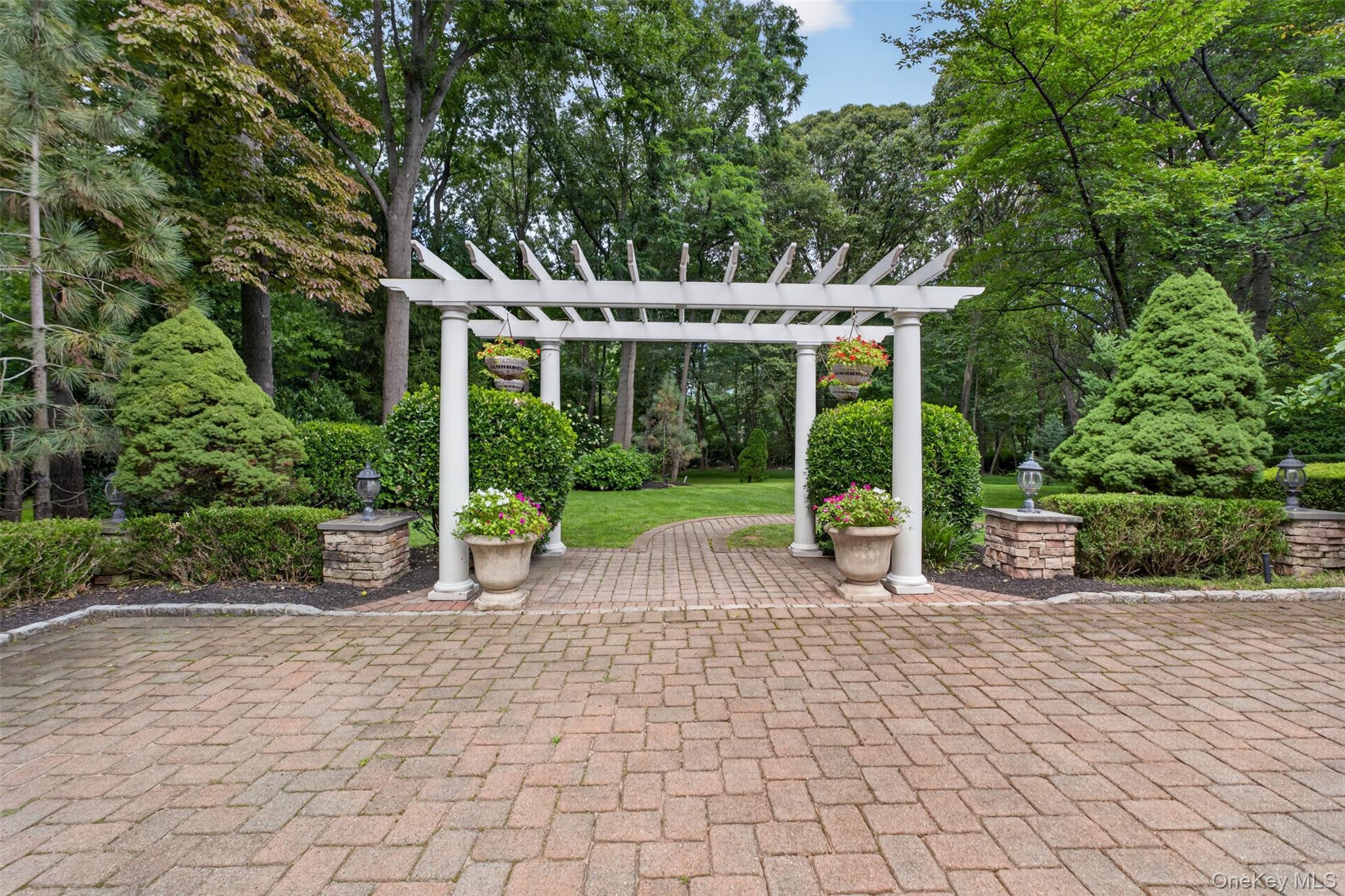 11 Danton Lane N – For Sale photo 48