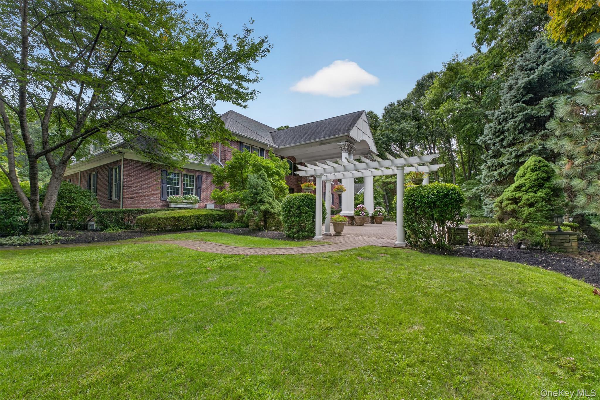 11 Danton Lane N – For Sale photo 8