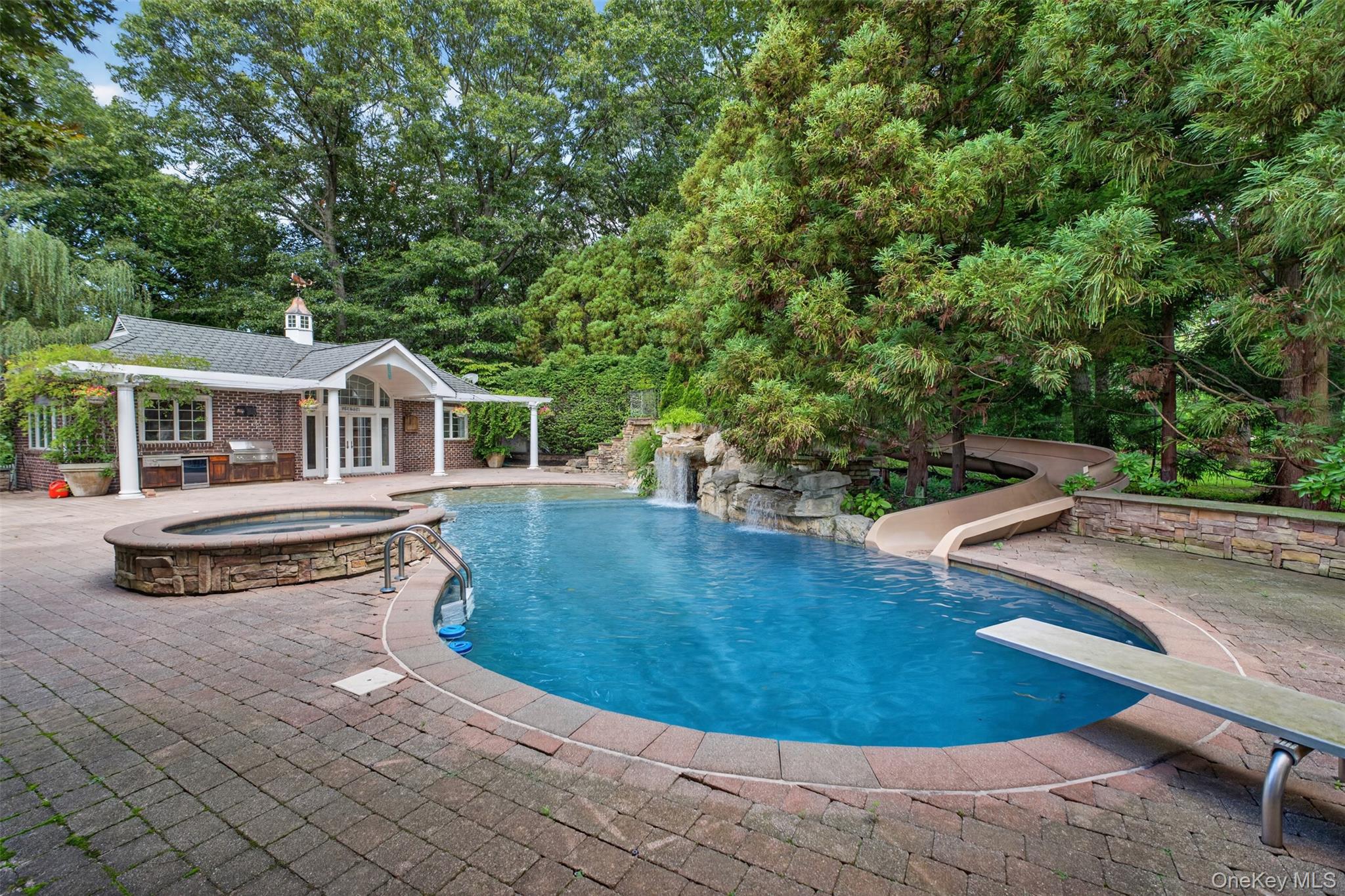 11 Danton Lane N – For Sale photo 12