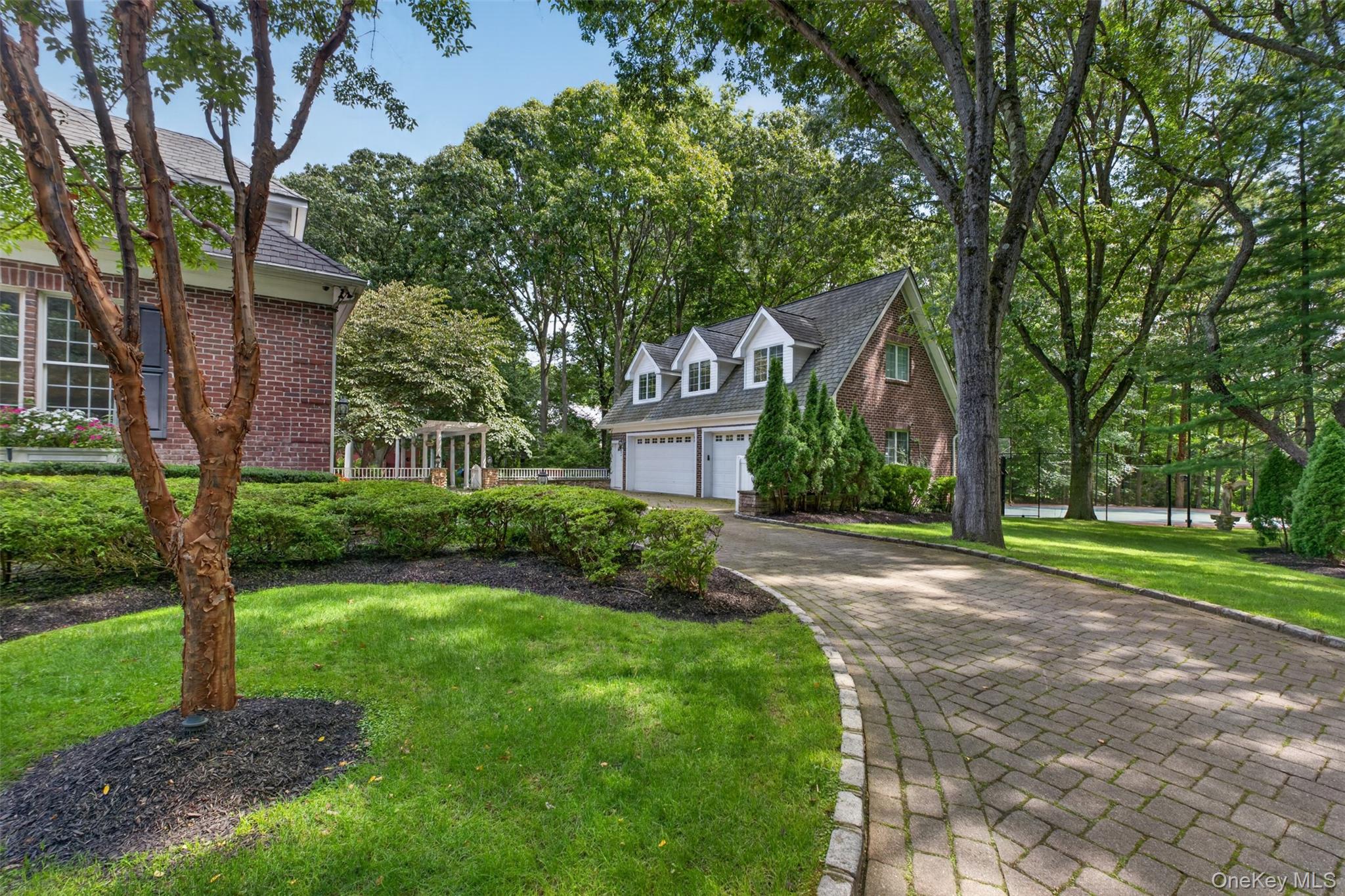 11 Danton Lane N – For Sale photo 9