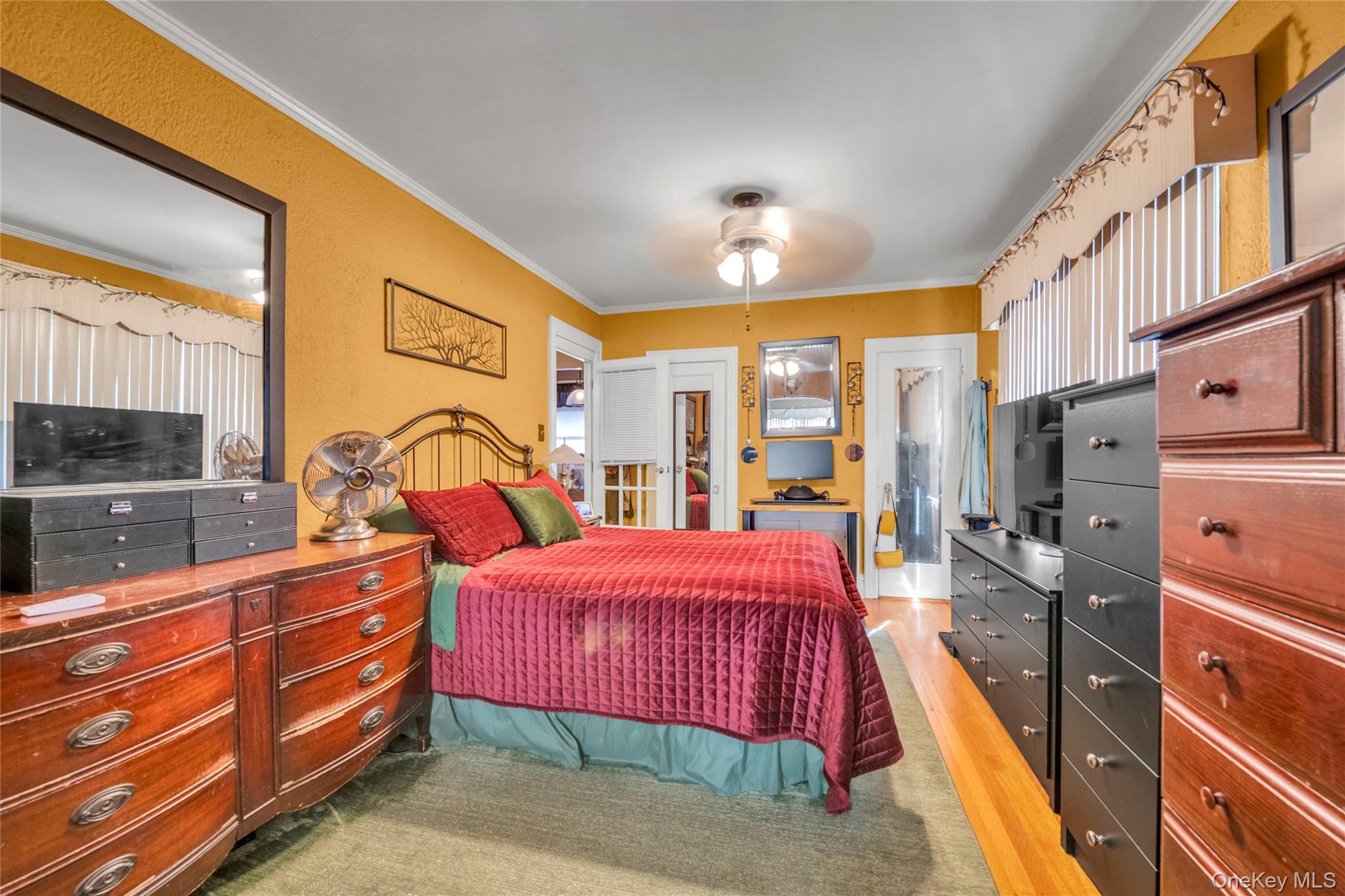 54-55 65th Place – For Sale photo 4