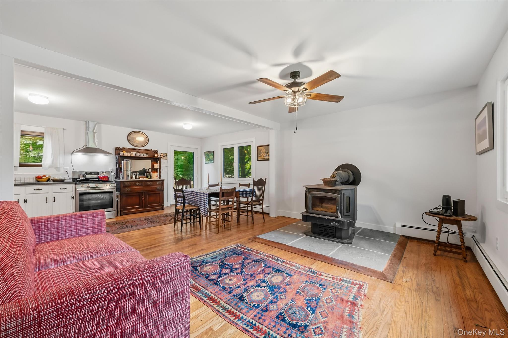 44 David Lane – For Sale photo 4