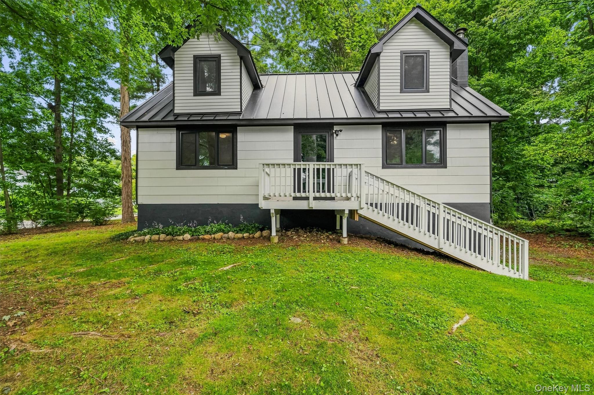 44 David Lane – For Sale photo 2