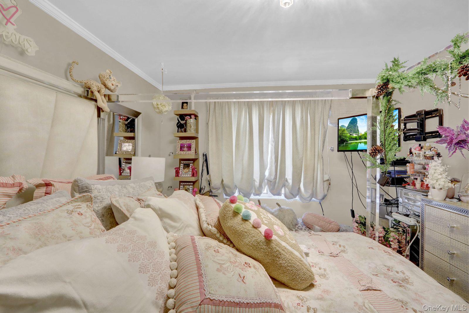60-23 77th Place – For Sale photo 9