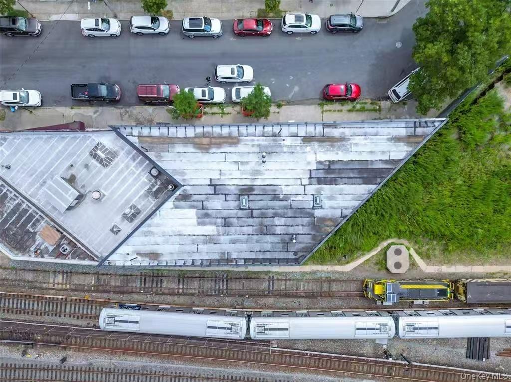 2322 W 7th Street – For Sale