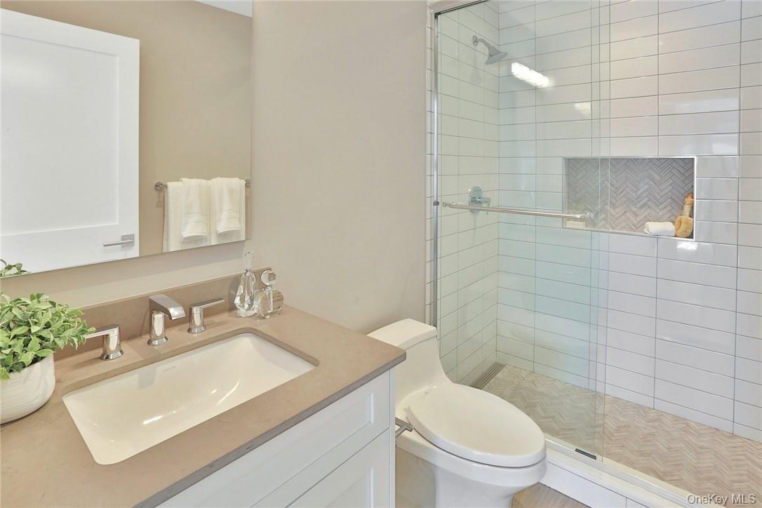 470 Main Street, Unit 11 photo 16