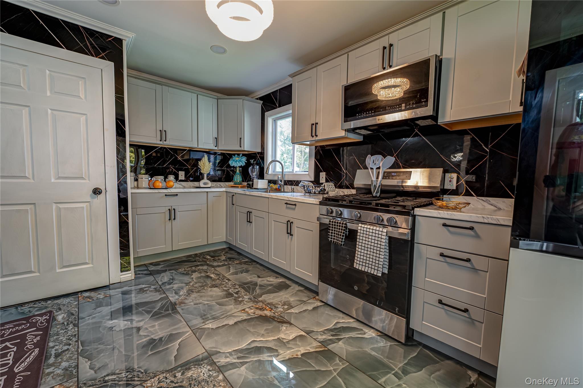 19 South Lane – For Sale photo 8