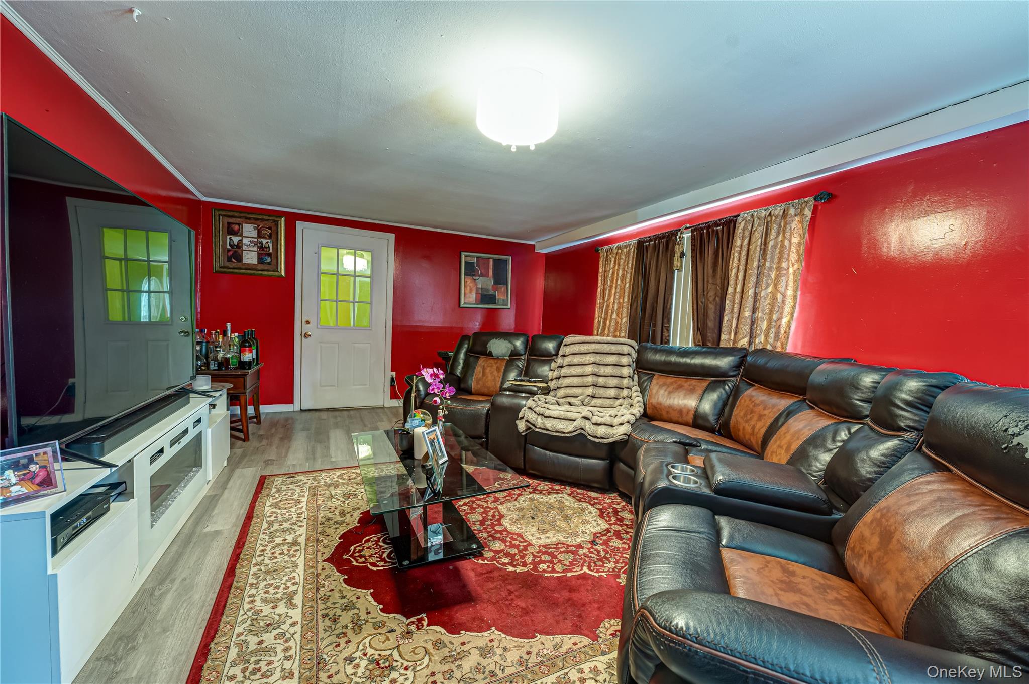 19 South Lane – For Sale photo 4