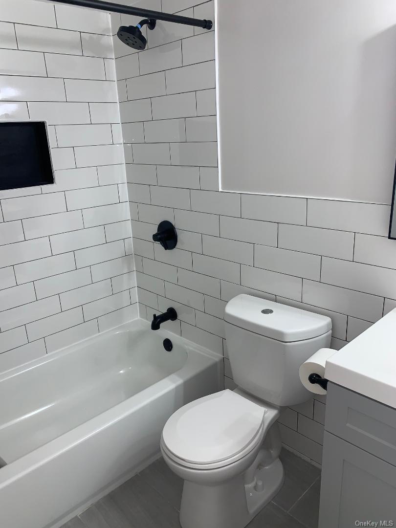 85 N Middletown Road, Unit A9 photo 14