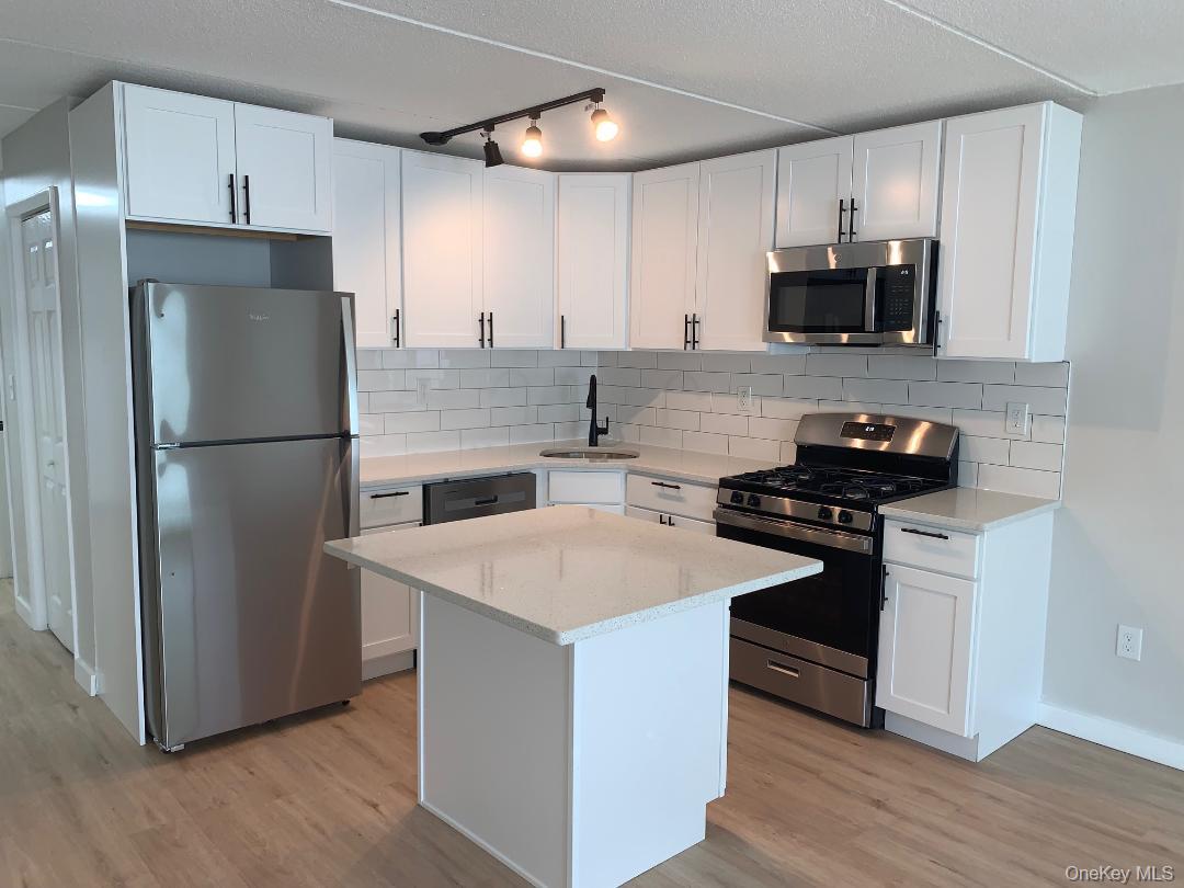 85 N Middletown Road, Unit A9 photo 3