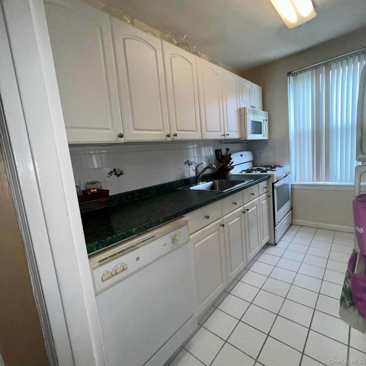 204 Richbell Road, Unit B4 photo 10