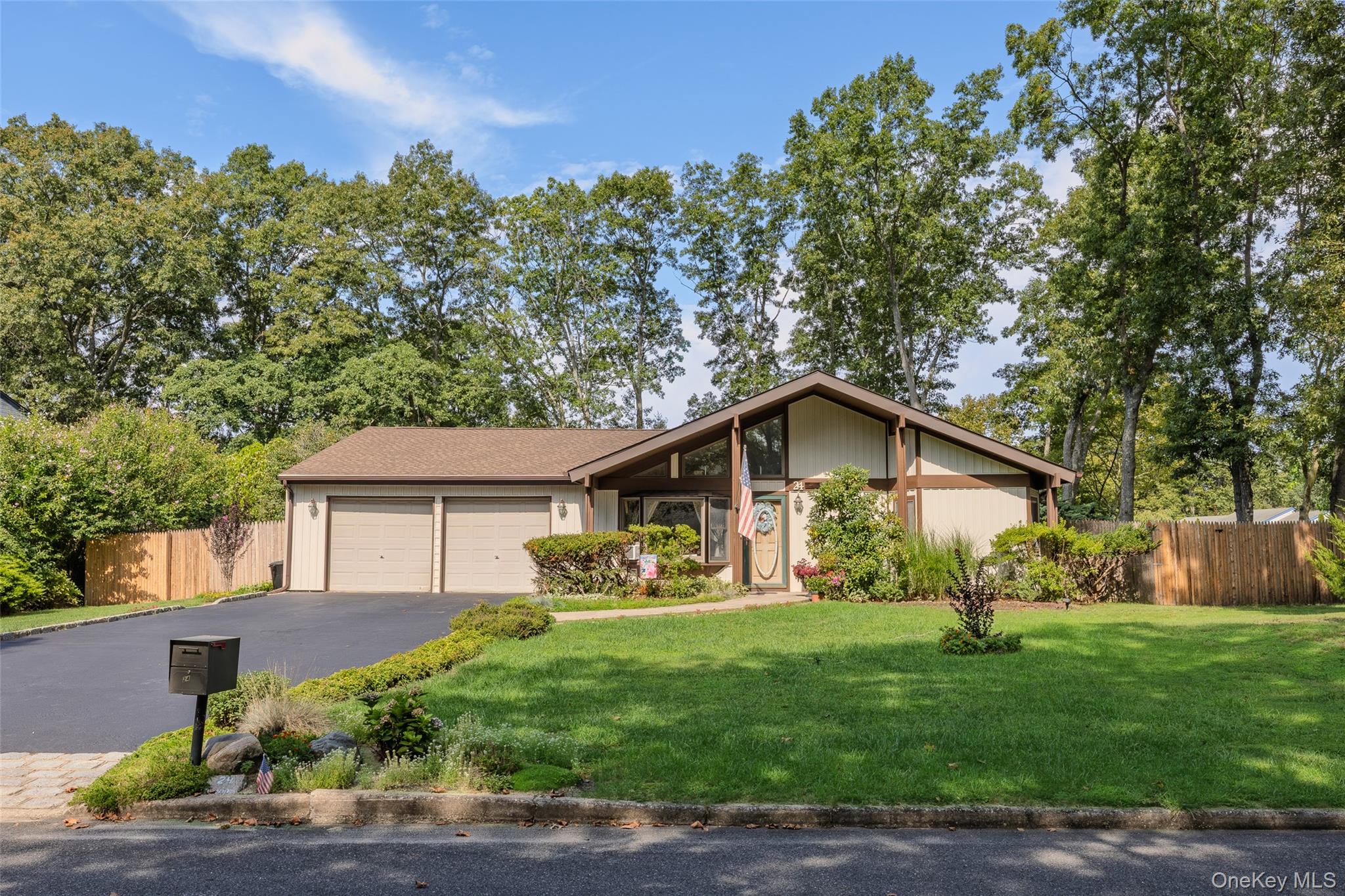 24 Yosemite Lane – For Sale