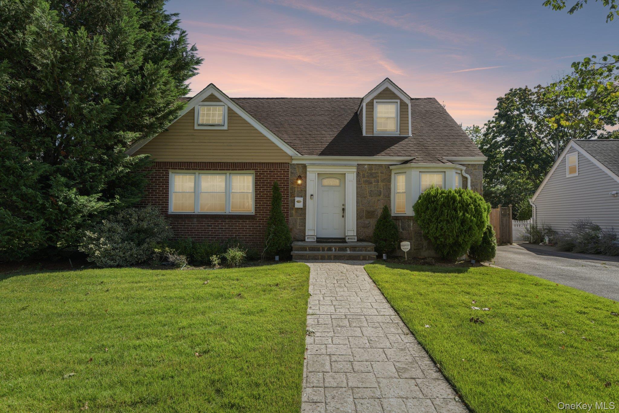 666 Lakeview Avenue – For Sale photo 33