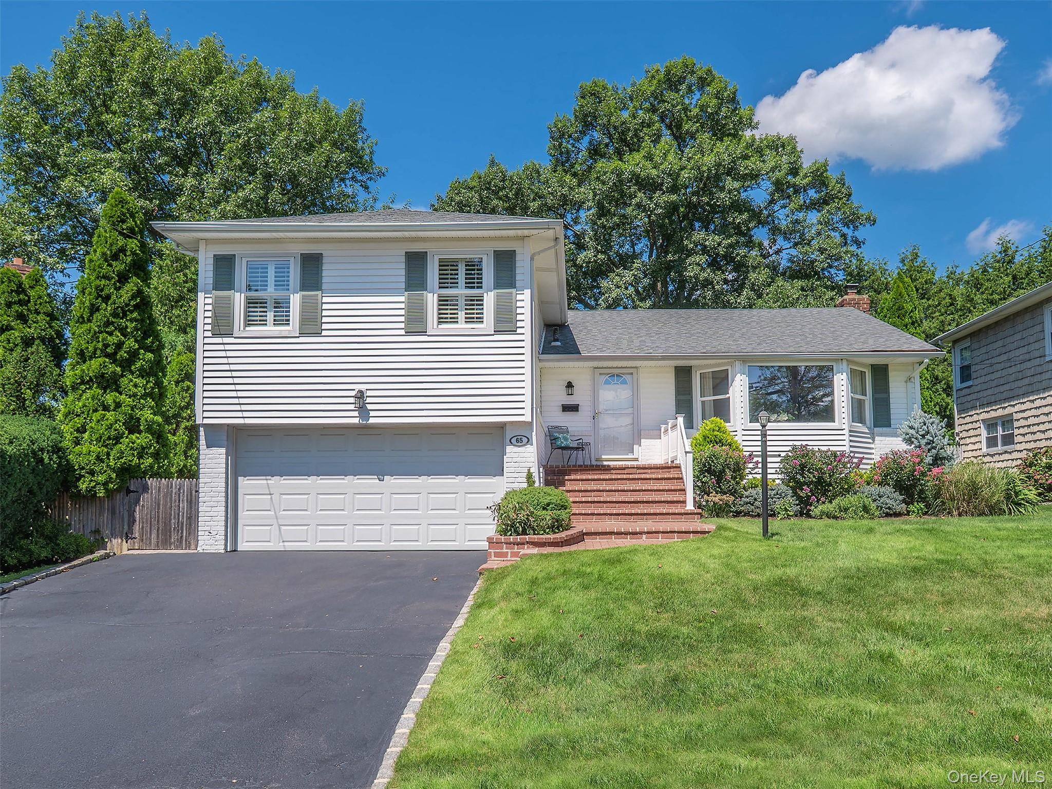 65 Essex Court – For Sale