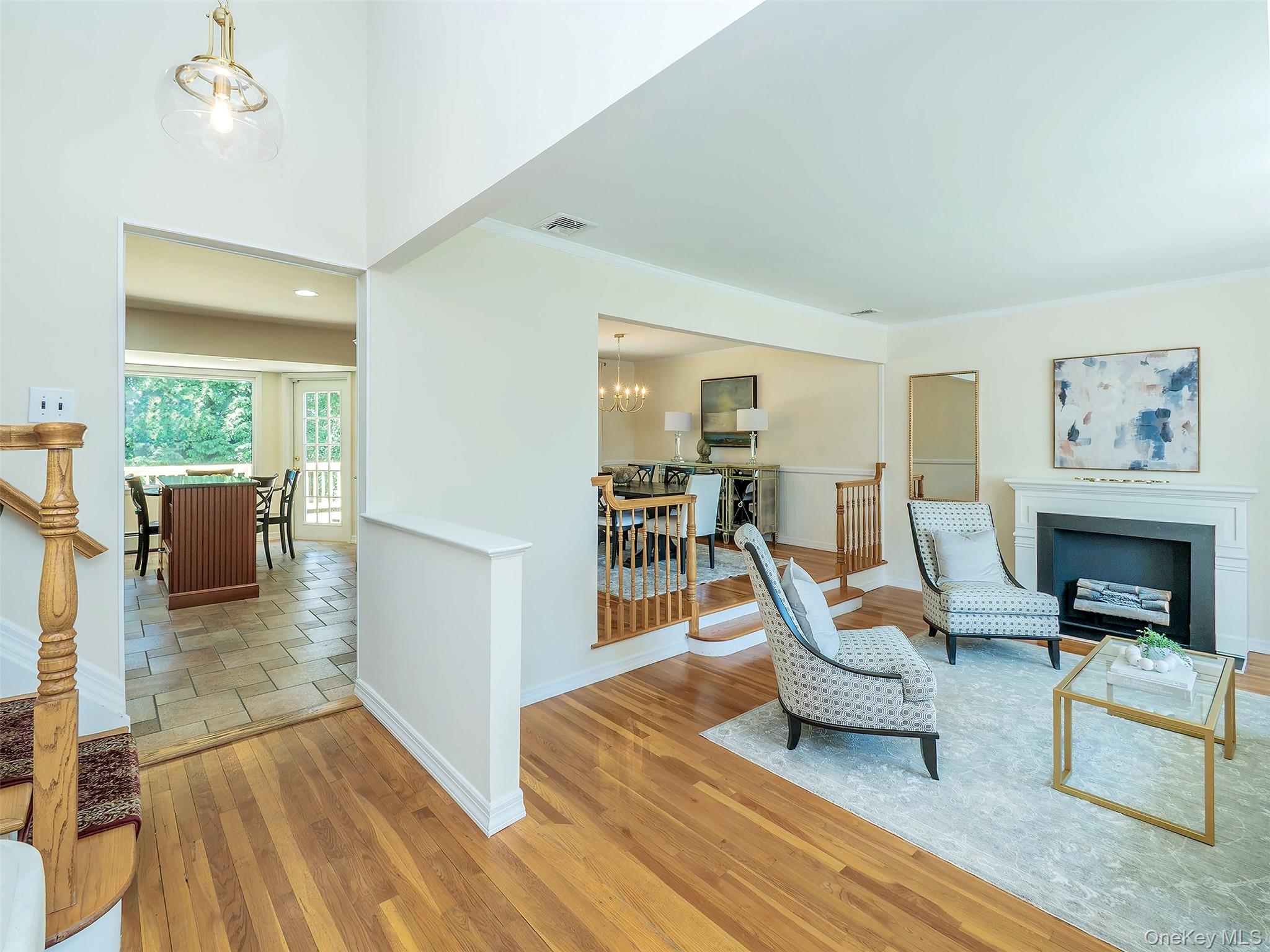 65 Essex Court – For Sale photo 2