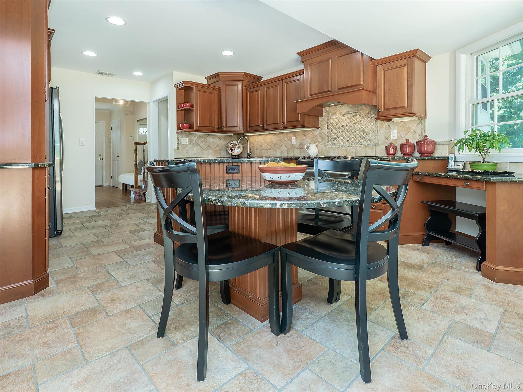 65 Essex Court – For Sale photo 7