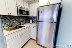 170 W Broadway, Unit 6G photo 24